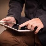 Brick impõe limite físico ao uso do smartphone e promete cortar tempo de ecrã