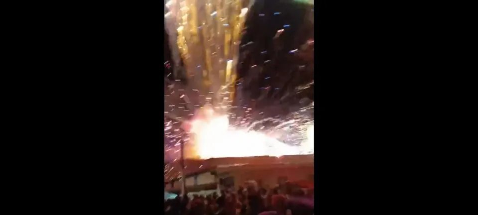 Falha em show pirotécnico fere moradores durante abertura de Natal no RS - Imagem do artigo original