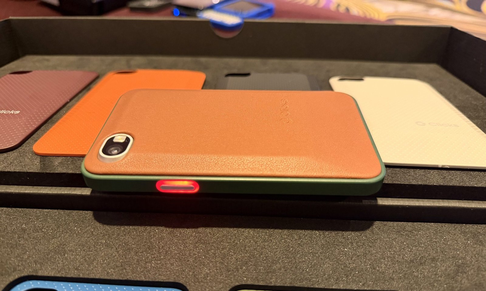 Clicks Communicator traz teclado físico de volta aos smartphones e chega em 2026 - Imagem do artigo original