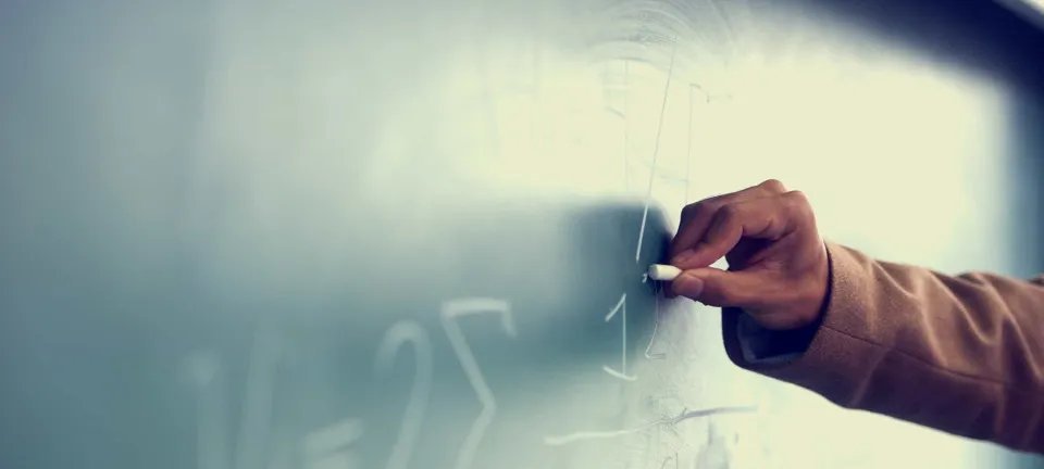 Governo Lula edita MP para garantir aumento real no piso dos professores em 2026 - Imagem do artigo original