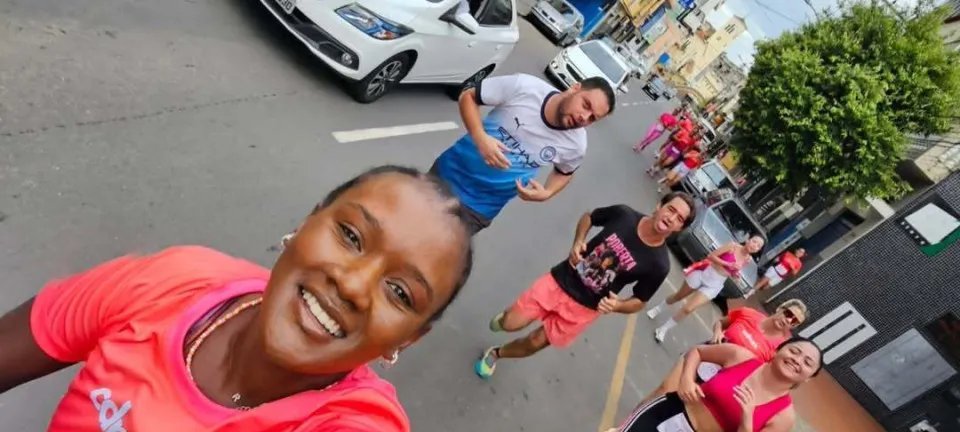 Influencer brasileira corre 5 km até o hospital antes de cada quimioterapia - Imagem do artigo original