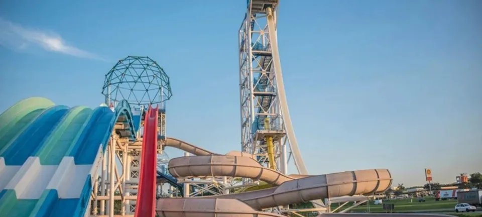 Líder de salva-vidas morre após intervenção em atração do Wet’n Wild - Imagem do artigo original