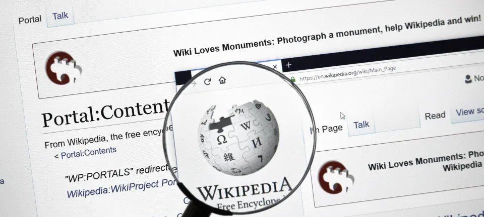 Wikipédia celebra 25 anos e fecha novos acordos com gigantes de IA - Imagem do artigo original