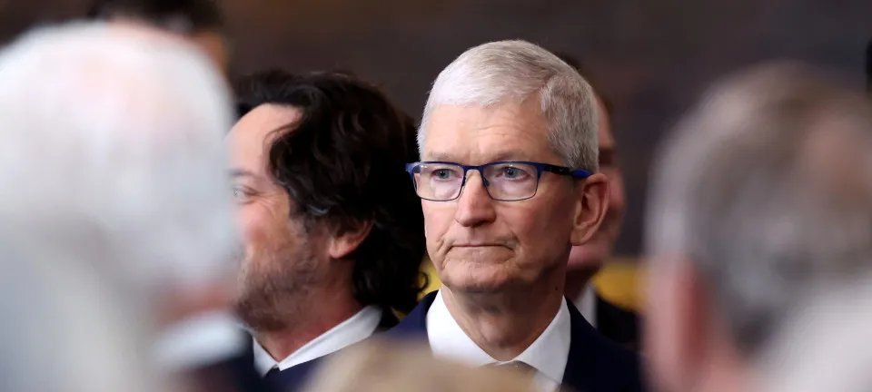 Apple registra lucro recorde, mas Tim Cook prevê pressão nos custos de memória em 2026 - Imagem do artigo original