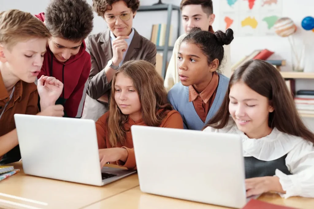 foto ilustrando a Educação digital no Brasil
